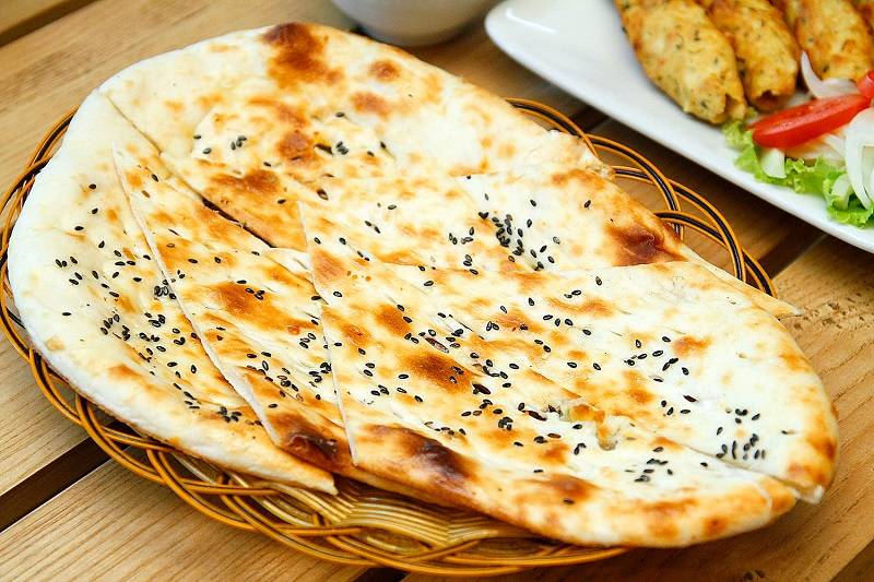 نان کامل یا نان سالم چیست؟ | تفاوت با نان سفید و نان سبوسدار، مزایا و راهنمای خرید
