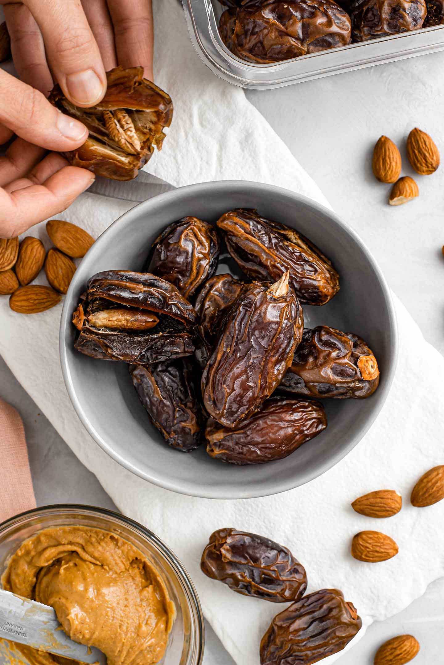 میان وعده با خرما